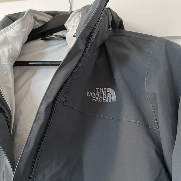 North Face Women’s Triclimate 3-in-1 Jacket Grey White - Picture 3 of 9